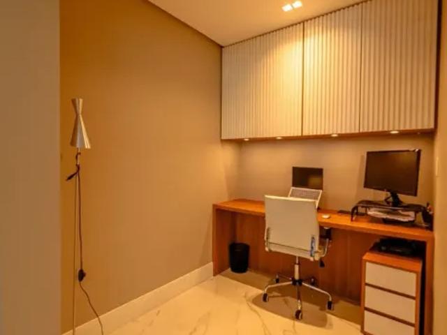 Apartamento amplo, mobiliado com 203m2, 3 dormitórios