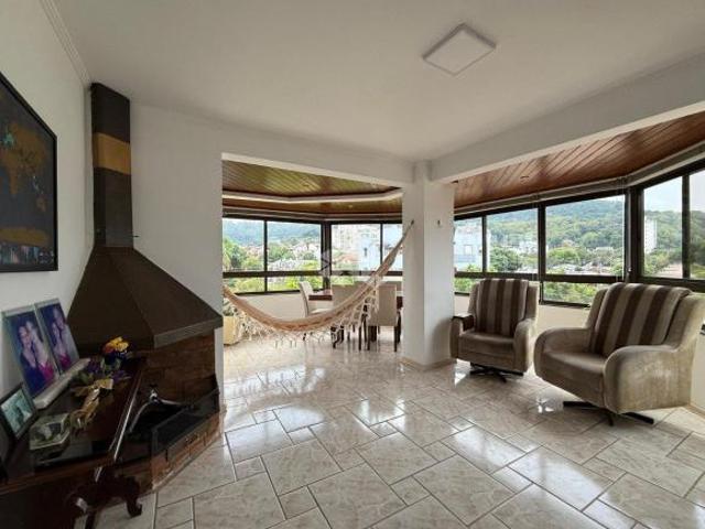 Apartamento Amplo no Santo Inácio