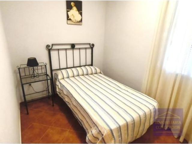 APARTAMENTO AMUEBLADO CON EXCELENTE UBICACION CUARTA PLANTA SIN ASCENSOR
