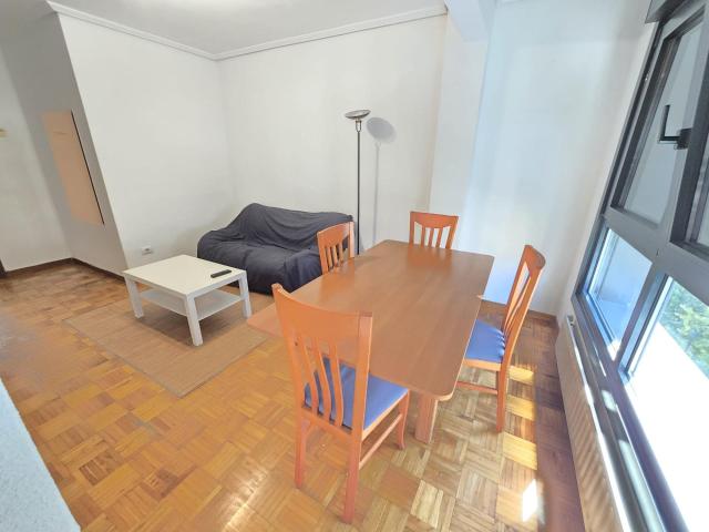 APARTAMENTO AMUEBLADO DE DOS DORMITORIOS CON GARAJE