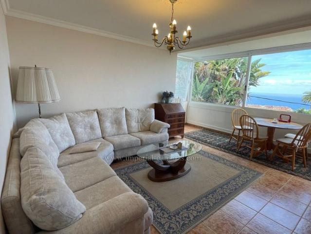 Apartamento amueblado en complejo privado con piscina!