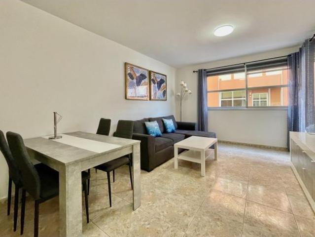 Apartamento amueblado en alquiler por corta estancia en El Médano – gastos incluidos, a dos minutos