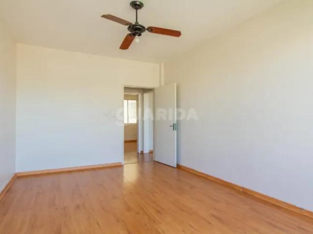 Apartamento andar alto com 2 quartos no Centro Histórico!