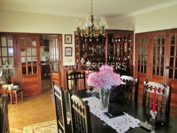 Apartamento / Andar de Moradia T4 em Muge