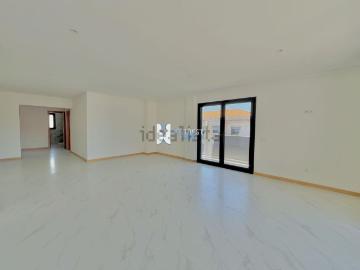 Apartamento, Arco de Baúlhe e Vila Nune