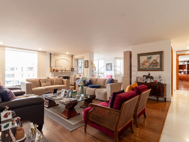 APARTAMENTO Av Carrera #82 30, Los Rosales, Bogotá