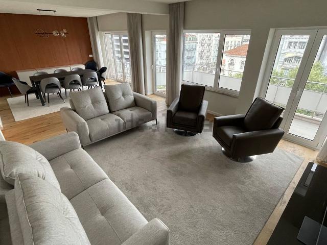 Apartamento, Avenidas Novas