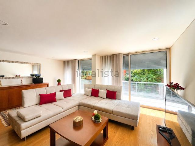 Apartamento, Aves