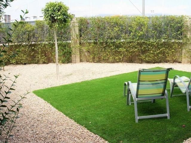 APARTAMENTO BAJO DE ESQUINA, AIRE4 ACONDICIONADO, PISCINA COMUNITARIA, APARCAMIENTO