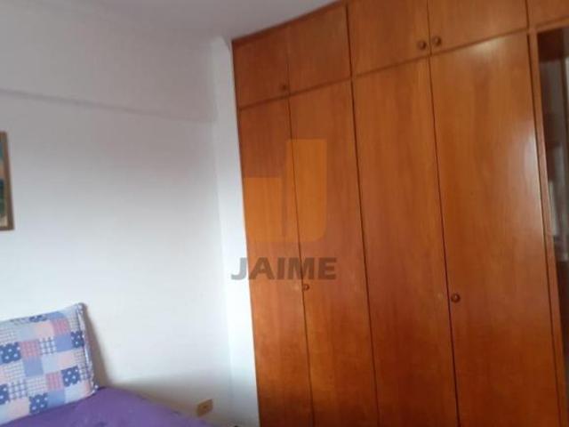 Apartamento bem conservado, ensolarado, em excelente localização
