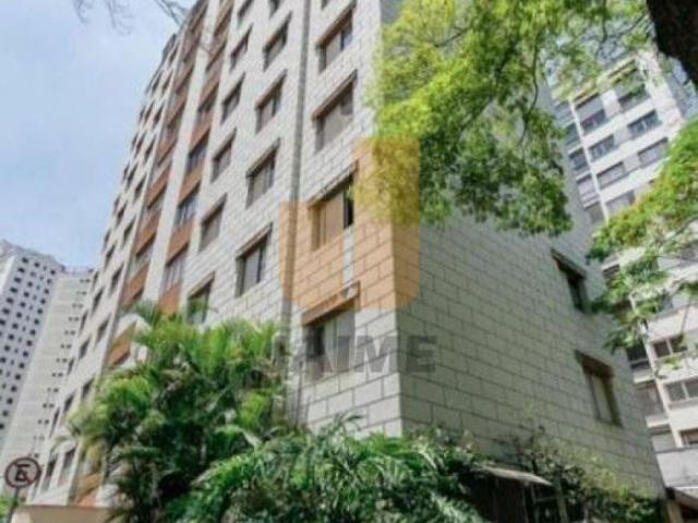 Apartamento bem conservado, são 107 m2 uma suíte e uma vaga, ótima localização
