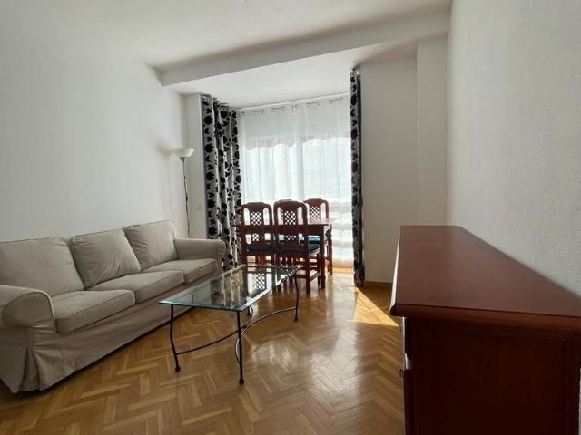 APARTAMENTO BIEN COMUNICADO