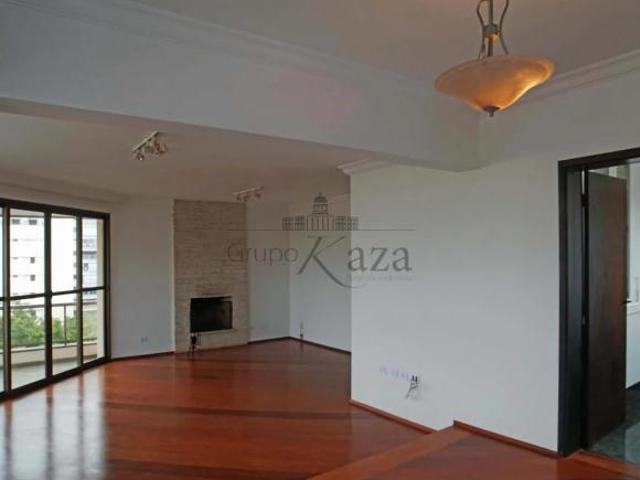 Apartamento Campo Belo 3 Suítes 173m²