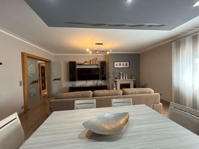 Apartamento, Canelas