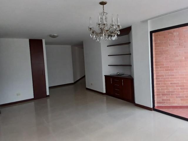 APARTAMENTO Calle 4 #15 40, Pinares, Pereira