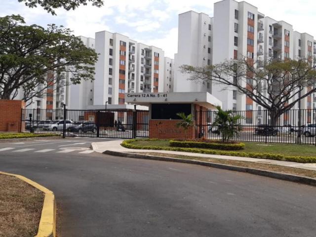APARTAMENTO Carrera 12A # 5 41 Apto 601 Torre 6 Manzana 4 Conjunto RESIDENCIAL LOS NARANJOS Garaje COMUNITARIO, Sin Barrio, Jamundí