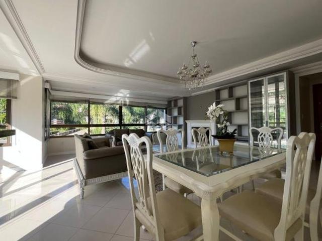 APARTAMENTO CENTRAL COM 03 DORMITÓRIOS
