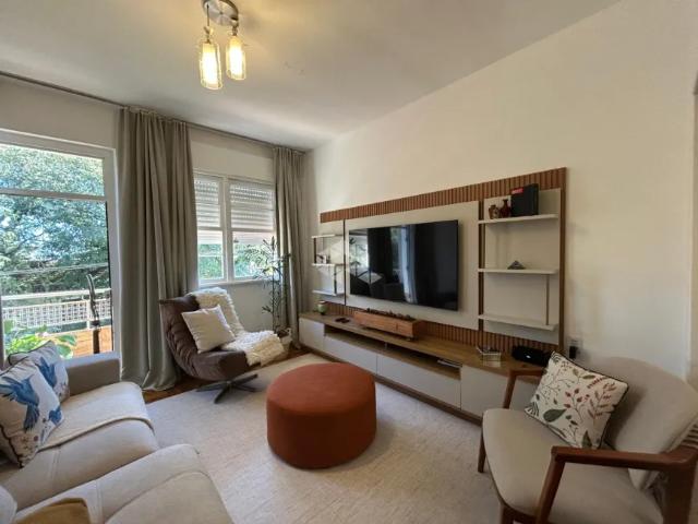 Apartamento central com 3 dormitórios MOBILIADO