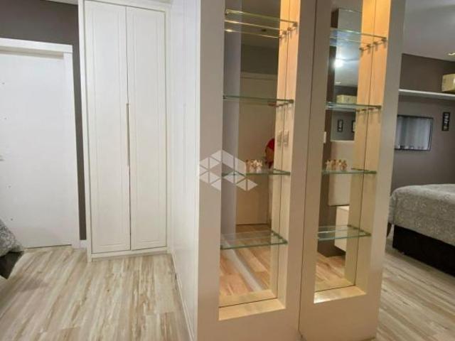 Apartamento central, 03 dormitórios, totalmente mobiliado