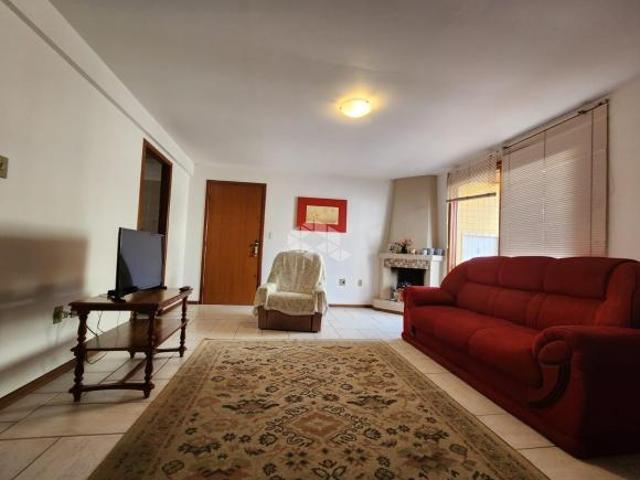 Apartamento central 3 dormitórios com 2 banheiros
