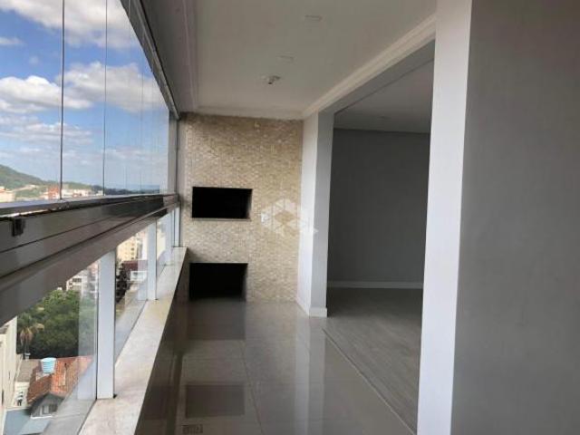 Apartamento Central 3 dormitórios sendo 1 suíte e garagem