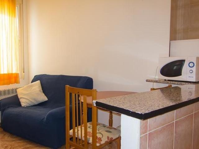 APARTAMENTO CENTRICO TOTALMENTE AMUEBLADO