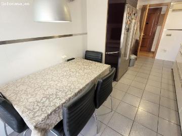 Apartamento céntrico, cerca de la playa, terraza abierta y cerrada, aire acondicionado aparcamiento