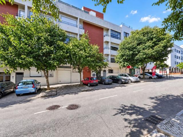 Apartamento, Charneca da Caparica e Sobreda