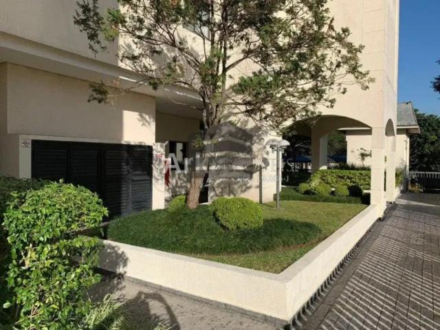 Apartamento com 3 dormitórios com armários planejados sendo 1 suíte. Na Saúde