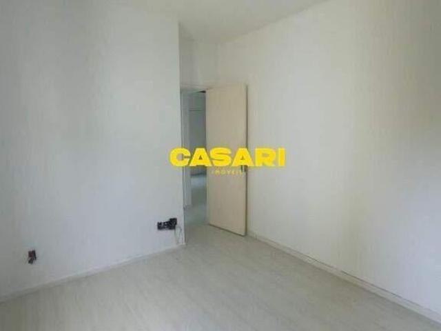 Apartamento com 3 Dormitórios à Venda na Vila Palmares – 58m² em Santo André/SP