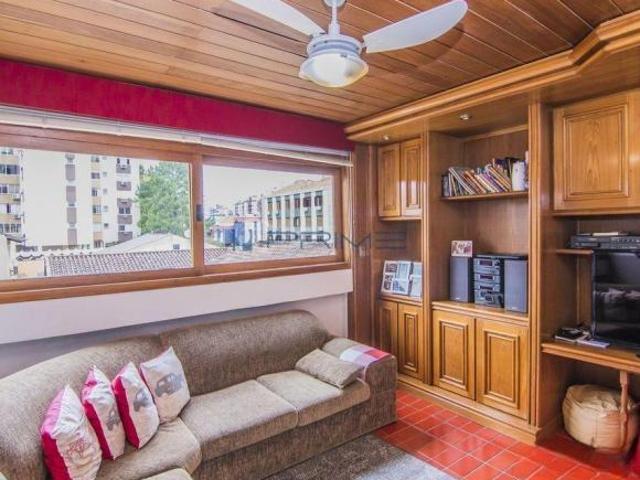 Apartamento com 3 dormitórios à venda no Menino Deus