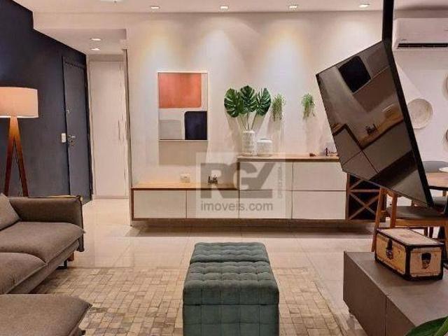 Apartamento com 3 dormitórios à venda, 103 m² por R$ 1.300.000,00 Ponta da Praia Santos/SP