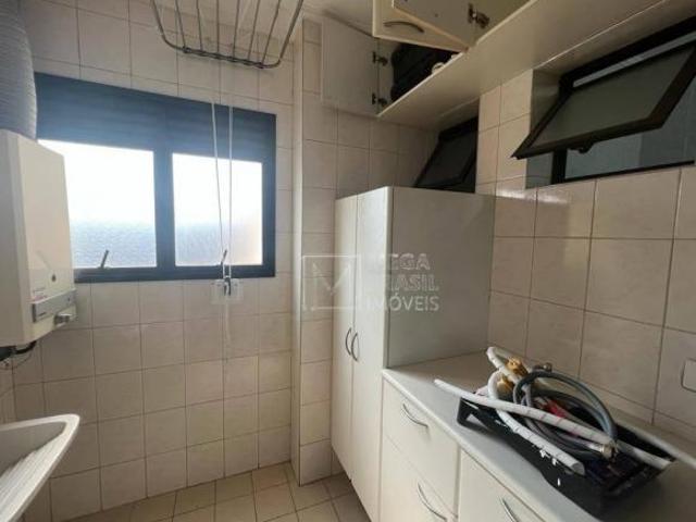 Apartamento com 3 dormitórios à venda, 76 m² por R$ 620.000,00 Vila Gumercindo
