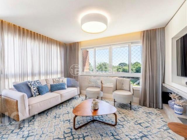 Apartamento com 3 dormitórios em Porto Alegre