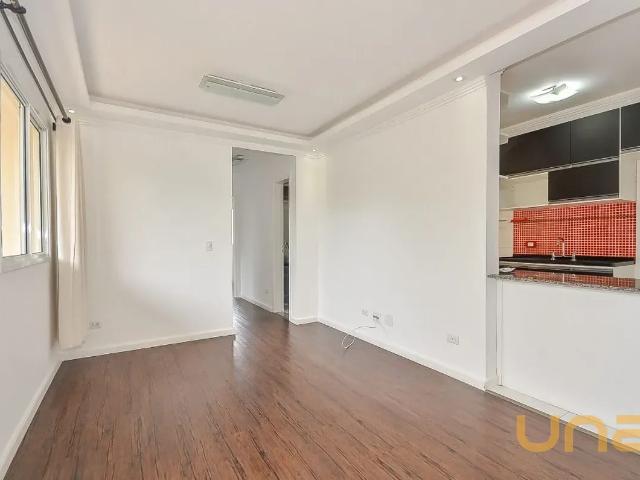 Apartamento com 3 dormitórios para alugar por R$ 3.080/mês Capão Raso Curitiba/PR