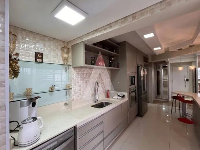 Apartamento com 3 dormitóris sendo 1 suíte no bairro Anita Garibaldi com 178,59 m²