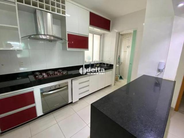 Apartamento com 3 quarto sendo 1 suíte disponível para locação e venda no bairro Patrimônio em Uber