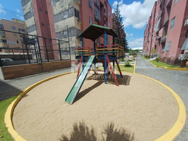 Apartamento com 3 quartos no bairro Tabapua em Caucaia, CE