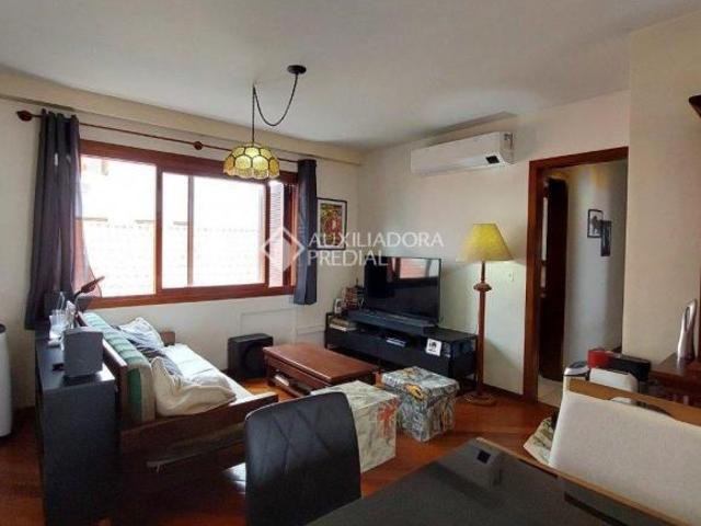 Apartamento com 3 quartos no Bairro Petrópolis com 2 vagas de garagem