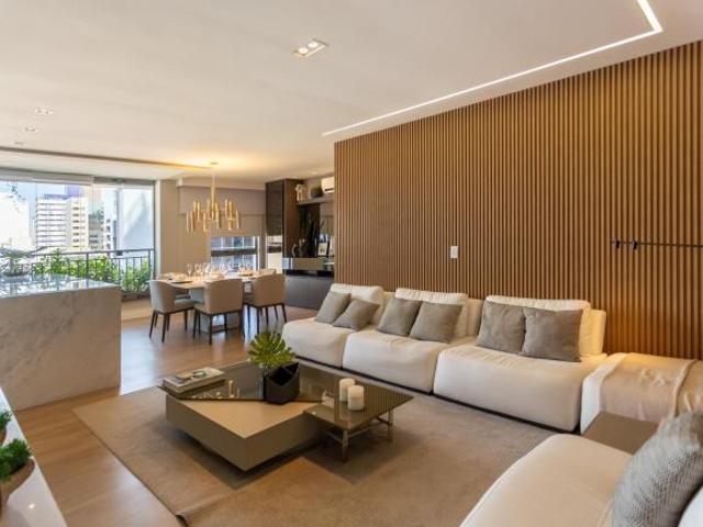 Apartamento com 3 quartos no Centro de Curitiba PR