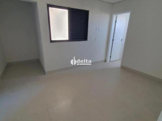 Apartamento com 3 quartos disponível para venda no bairro Nossa Senhora Aparecida em Uberlândia MG