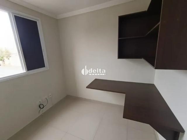 Apartamento com 3 quartos disponível para locação no bairro Santa Mônica em Uberlândia MG