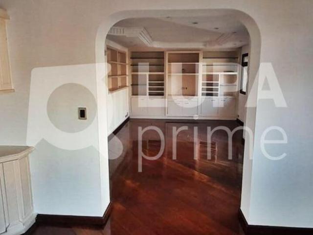 APARTAMENTO COM 3 QUARTOS E 3 VAGAS DE GARAGEM À VENDA EM SANTANA