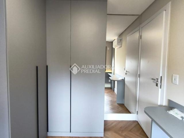Apartamento com 3 quartos e 104m² para alugar em Rio Branco, Porto Alegre