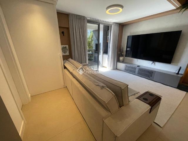 Apartamento com 3 quartos e 100m² para alugar em Jurerê, Florianópolis