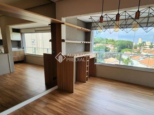 Apartamento com 3 quartos e 110m² para alugar em Granja Viana, Cotia