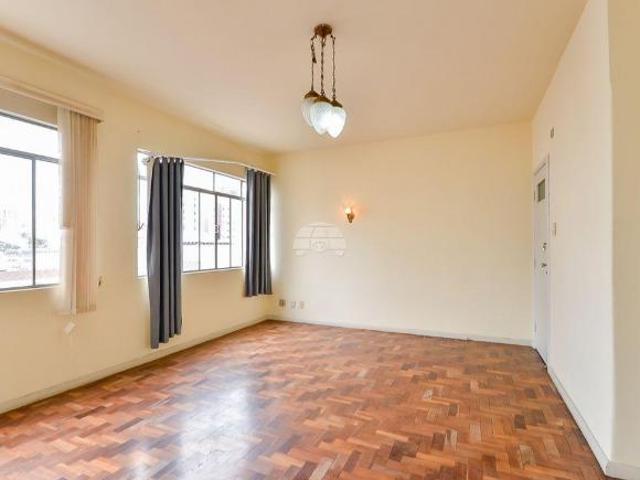 Apartamento com 3 Quartos e 124m² no Centro de Curitiba