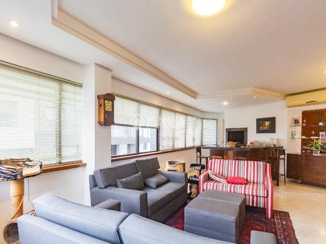 Apartamento com 3 quartos e 133m² para alugar em Petrópolis, Porto Alegre