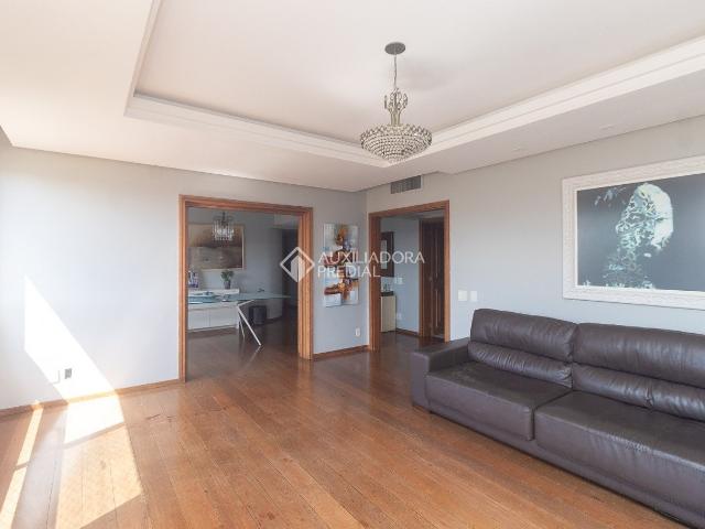 Apartamento com 3 quartos e 157m² para alugar em Moinhos de Vento, Porto Alegre