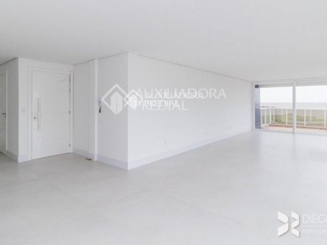 Apartamento com 3 quartos e 161m² para alugar em Vila Assunção, Porto Alegre
